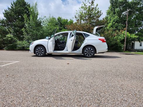 Used 2017 Nissan Sentra SV FWD image 17