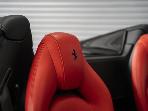 Used 2016 Ferrari 488 Spider RWD image 31