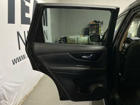 Certified 2018 Nissan Rogue SL w/ Premium Package image 23