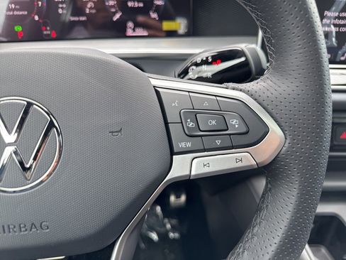 New 2026 Volkswagen Tiguan SE R-Line FWD image 36