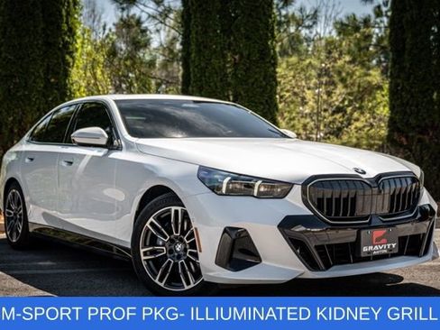 Used 2024 BMW 530i xDrive w/ M Sport Package image 5