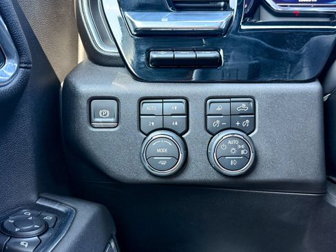 Certified 2024 Chevrolet Silverado 1500 High Country w/ Midnight Edition AWD/4WD image 39