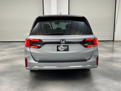 Used 2025 Honda Odyssey EX-L image 6