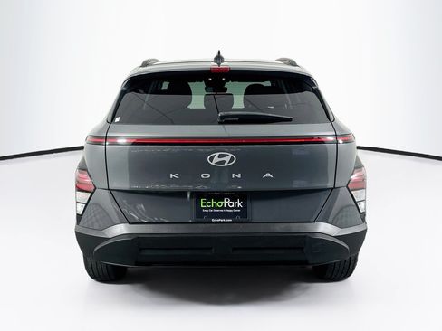 Used 2025 Hyundai Kona SEL FWD image 7