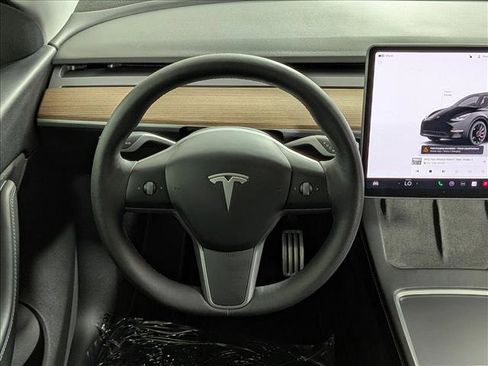 Used 2022 Tesla Model Y Performance image 14