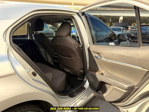 Used 2022 Toyota Camry LE FWD image 27