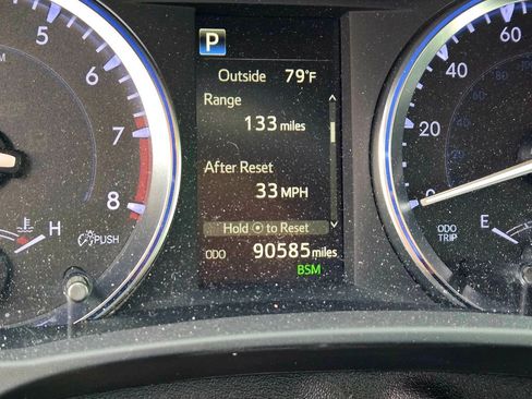 Used 2019 Toyota Highlander XLE image 9