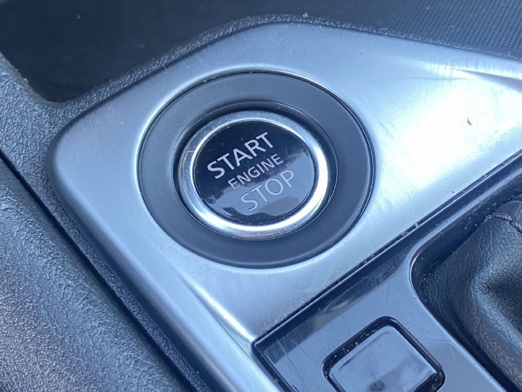 Used 2025 Nissan Sentra SV FWD image 19