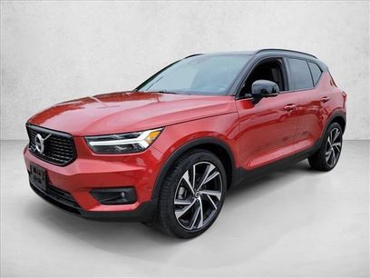 Used 2022 Volvo XC40 T5 R-Design