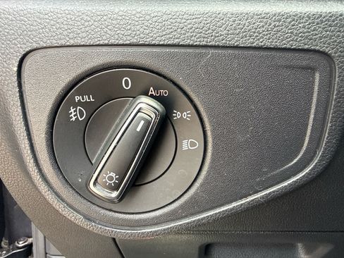 Used 2018 Volkswagen Atlas SE FWD image 38