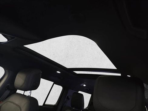 Used 2023 Land Rover Defender 130 X image 30