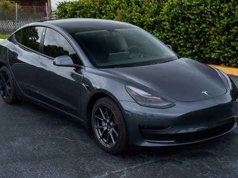 Used 2023 Tesla Model 3 Standard Range RWD image 15