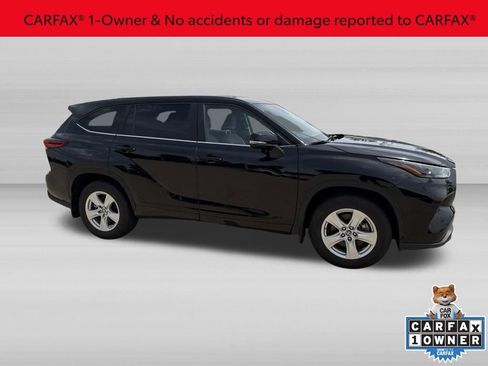 Used 2023 Toyota Highlander LE AWD/4WD image 3