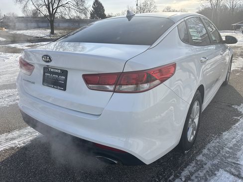 Used 2017 Kia Optima LX image 3