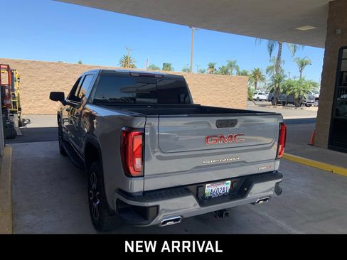 Used 2024 GMC Sierra 1500 AT4 w/ AT4 Premium Package AWD/4WD image 6