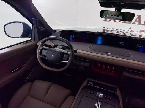 New 2025 Lincoln Navigator Black Label image 24