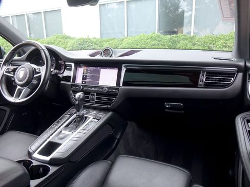Used 2019 Porsche Macan AWD/4WD image 7