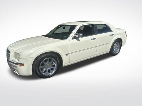 Used 2006 Chrysler 300 C w/ Navigation & Sound Group II RWD image 4