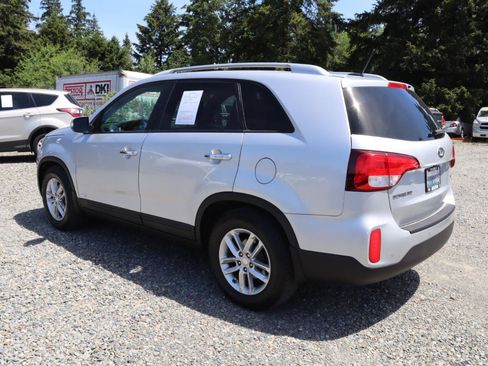 Used 2015 Kia Sorento LX AWD/4WD image 3
