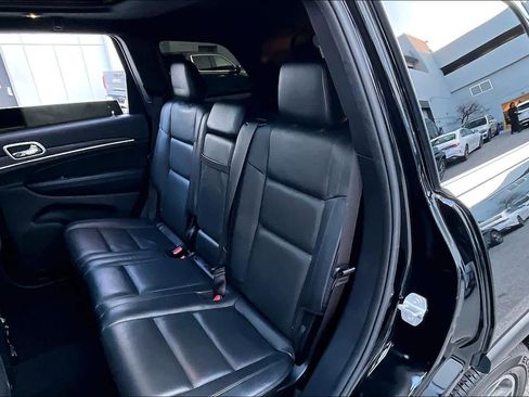 Used 2019 Jeep Grand Cherokee Limited w/ Luxury Group II image 18