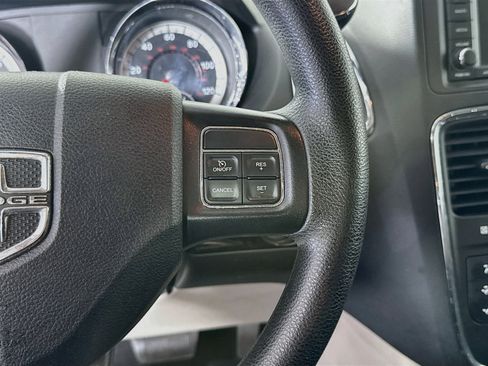 Used 2018 Dodge Grand Caravan SE w/ UConnect Hands-Free Group FWD image 15