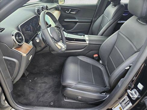Used 2025 Mercedes-Benz GLC 300 image 14