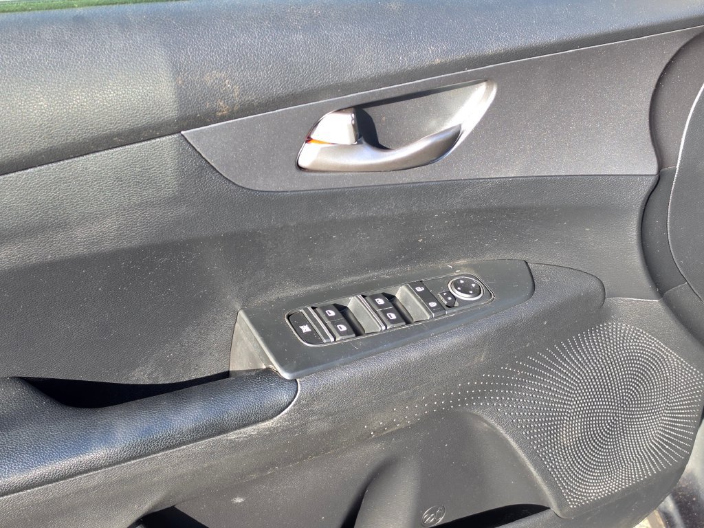 Used 2021 Kia Forte LXS FWD image 21