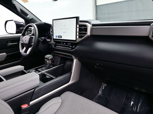 Used 2025 Toyota Tundra Limited image 15
