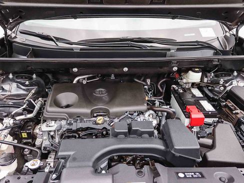 Used 2025 Toyota RAV4 XLE AWD/4WD image 28