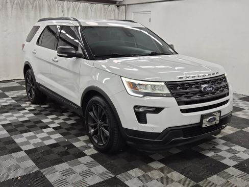 Used 2018 Ford Explorer XLT w/ Equipment Group 202A image 1