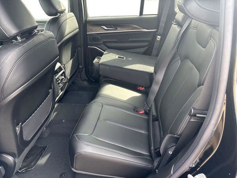 New 2026 Jeep Grand Cherokee Limited w/ Limited Altitude Package AWD/4WD image 10