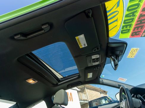 Used 2017 Honda Civic Touring image 29