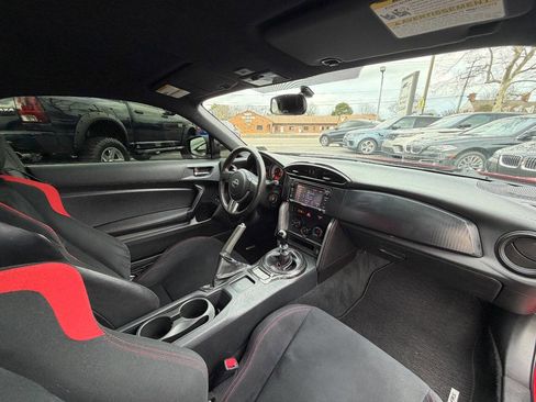 Used 2014 Scion FR-S image 32