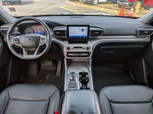 Certified 2023 Ford Explorer XLT w/ Equipment Group 202A image 18