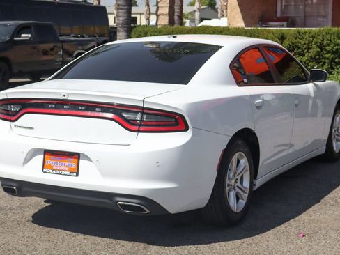 Used 2019 Dodge Charger SXT image 9