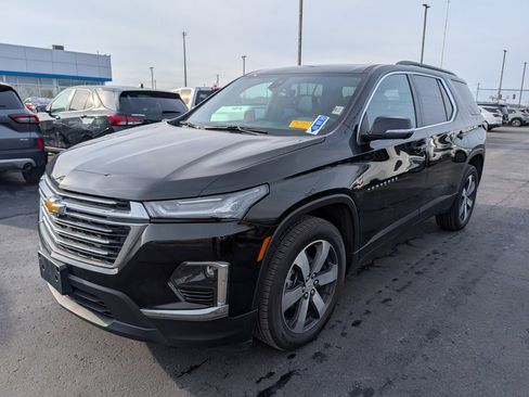 Used 2023 Chevrolet Traverse LT w/ LT Premium Package image 4