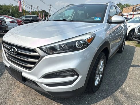 Used 2016 Hyundai Tucson SE w/ Option Group 02 FWD image 1