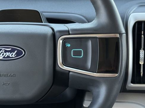 Certified 2025 Ford Expedition Active image 15