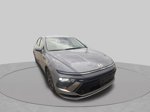 Used 2025 Hyundai Sonata SEL FWD image 4