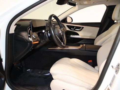 Used 2025 Mercedes-Benz E 350 4MATIC Sedan image 37
