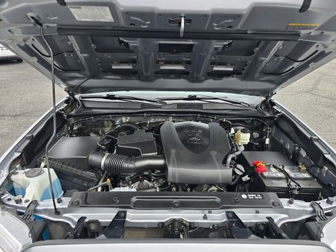 Used 2019 Toyota Tacoma TRD Sport w/ Technology Package image 27