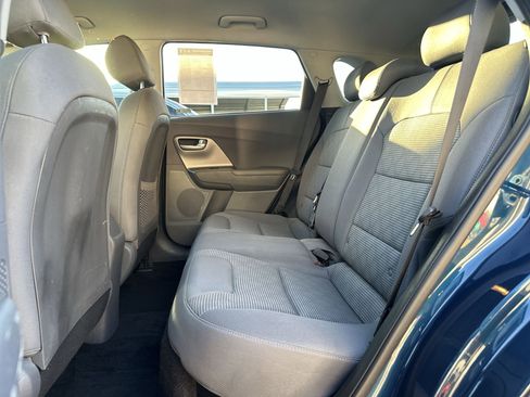 Used 2022 Kia Niro LX image 22