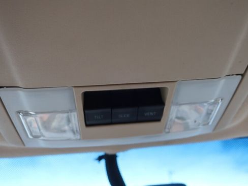 Used 2012 Ford Expedition XLT image 24