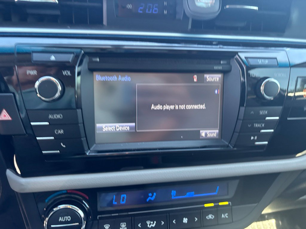 Used 2015 Toyota Corolla LE FWD image 20