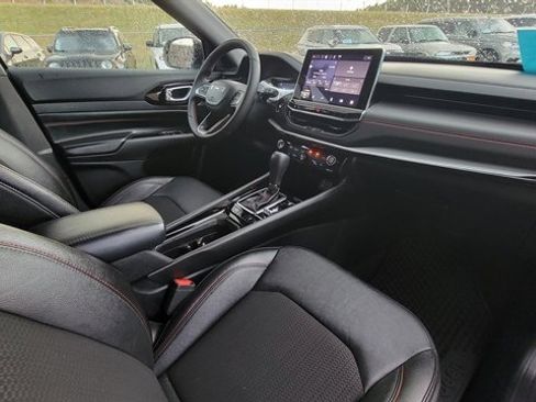Used 2024 Jeep Compass Trailhawk image 33