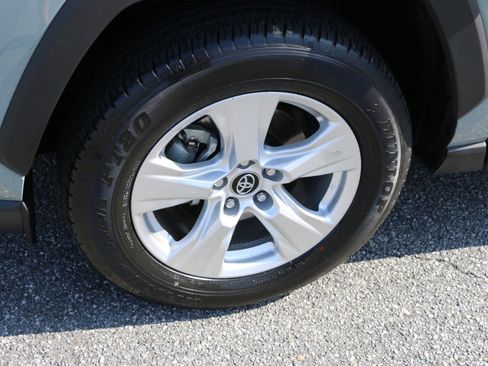 Used 2021 Toyota RAV4 XLE w/ Convenience Package image 14