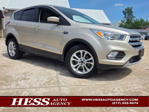 Used 2017 Ford Escape SE FWD image 1