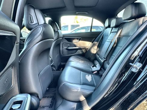 Used 2025 Mercedes-Benz C 300 4MATIC Sedan image 12