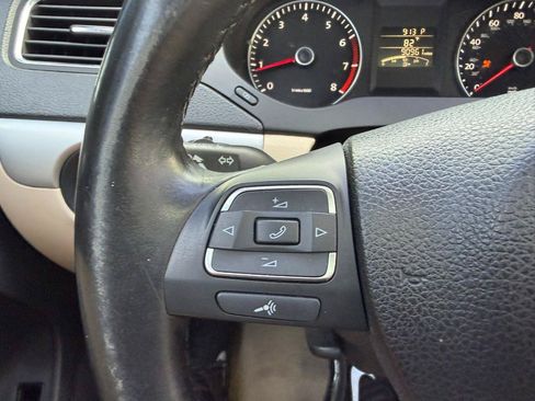 Used 2014 Volkswagen Jetta SE FWD image 25