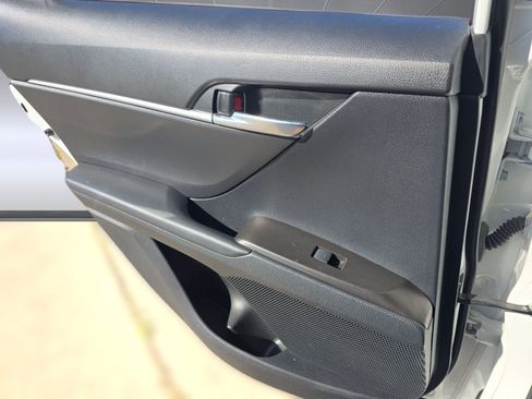 Used 2023 Toyota Camry SE image 21